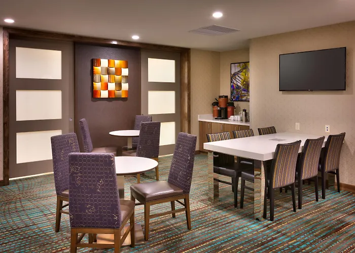 Hotel By Marriott