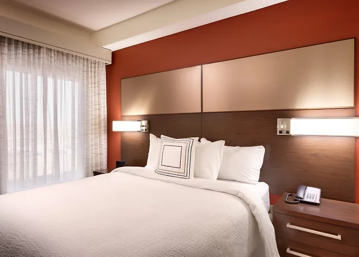 Hotel By Marriott
