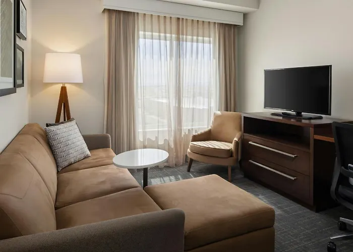 酒店 By Marriott 3*